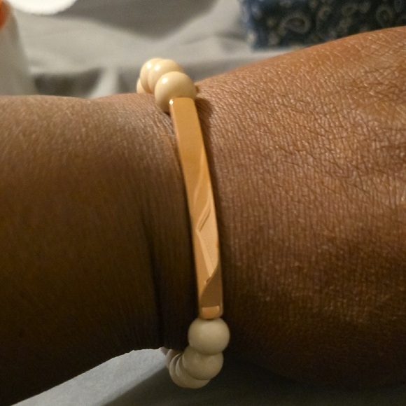 Plunder Gold and Cream Beaded Bracelet - Picture 5 of 6